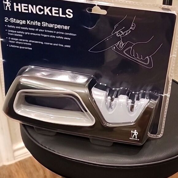 Henckels 2-Stage Knife Sharpener - Picture 8 of 8